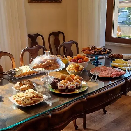 Oda ve Kahvaltı Rosa Antica